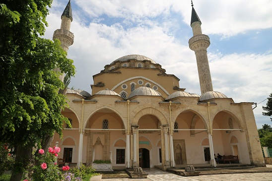 Назад в 90-ые: главную мечеть Евпатории обесточили с помощью админресурса - «Новости Дня»