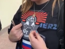 Одесский «майдановец» сдал копам девушку в футболке с флагом России - «Военное обозрение»