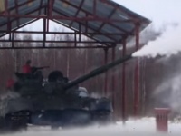 Опубликовано видео со стреляющим бревном танком Т-80 - Военный Обозреватель - «Военные действия»