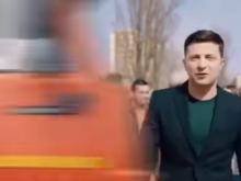 По факту распространения видеоролика, где Зеленского сбивает фура, открыто уголовное производство - «Военное обозрение»