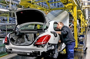 Почему Mercedes построил новый завод в «санкционной» России - «Новости Дня»