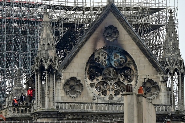 Пожар в соборе Парижской Богоматери: полной катастрофы удалось избежать - «Новости Дня»