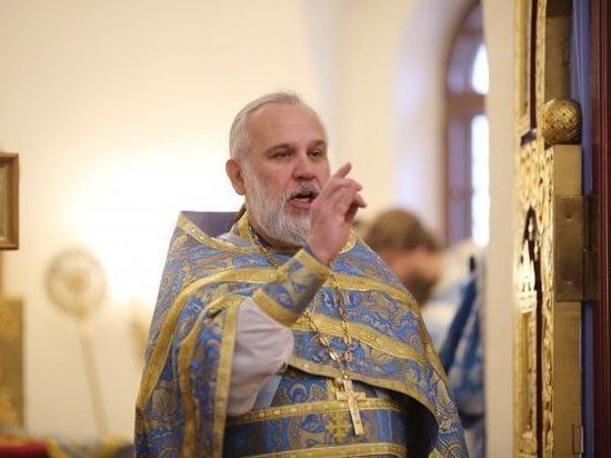 Православные волгоградцы отмечают праздник Благовещения в храме