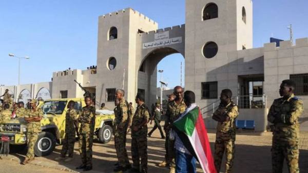 Президент Судана арестован, в стране введён режим ЧП — министр обороны - «Новости Дня»