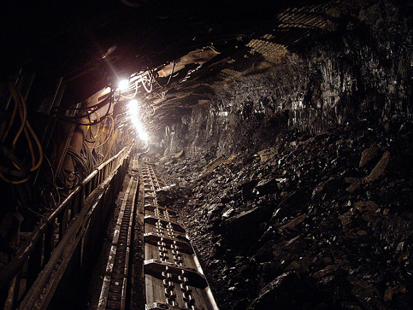 При взрыве на шахте в ЛНР не выжил никто, извлечены тела 17 горняков - «Новости дня»