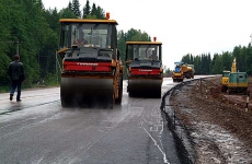 Прокуратурой автономного округа с целью обеспечения безопасности дорожного движения приняты меры к очистке автомобильных дорог городов от снежных масс, валов
