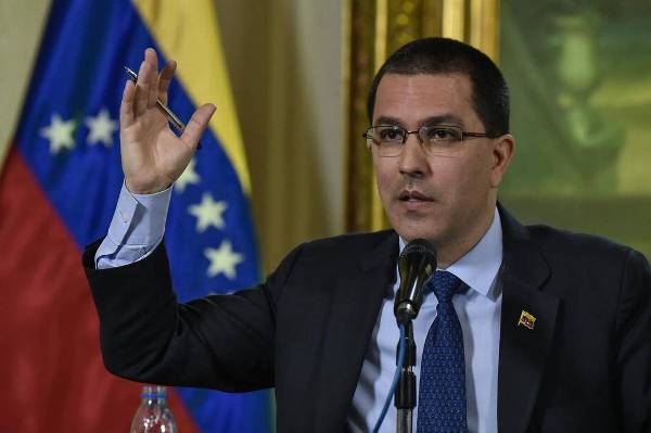 США дополнили чёрный список по Венесуэле главой МИД этой страны - «Новости Дня»