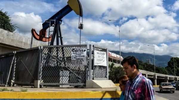 США ввели в действие «калечащее» нефтяное эмбарго против Венесуэлы - «Новости Дня»