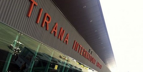 В Албании вооруженные люди в камуфляже и масках ограбили самолет на миллионы евро - «Экономика»