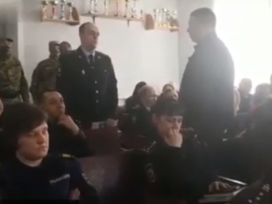 В Хабаровском крае полицейского задержали на лекции о борьбе с коррупцией