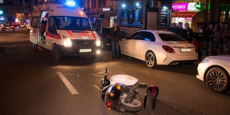 В Киеве скутер сбил пешехода - «Спорт»