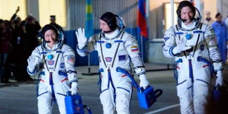 В Российской академии наук назвали космонавтов бесполезными для науки - «Мир»