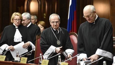 Вопрос дня: знают ли судьи КС Конституцию РФ? - «Экономика»
