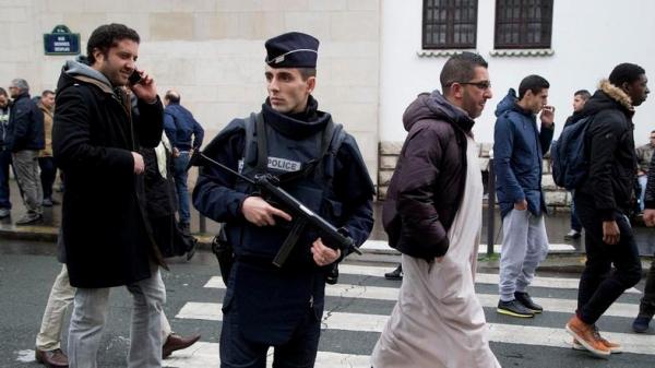 В Париже задержаны двое подозреваемых, готовивших теракт в детском саду - «Новости Дня»