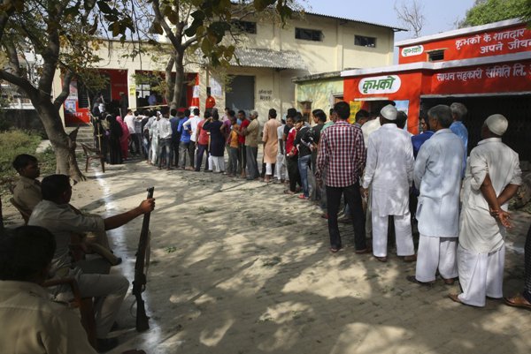 Жертвами столкновений в первый день выборов в Индии стали 4 человека - «Новости Дня»