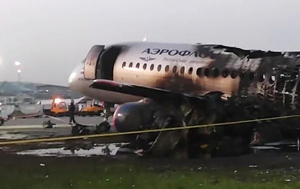 «Аэрофлот» опубликовал полный список пассажиров сгоревшего самолета - «Новости Дня»