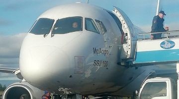 Было страшно: перелет на SSJ-100 напугал пассажиров из Владивостока - «Общество»