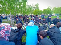 Екатеринбуржцев, участвовавших в протестах против строительства храма, вызывают в ФСБ - «Технологии»