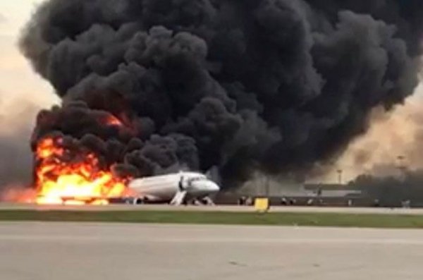 «Аэрофлот»: двигатели самолета загорелись после посадки в Шереметьево - «Происшествия»