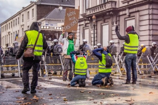 Акция «желтых жилетов» во Франции собрала рекордно мало участников - «Политика»