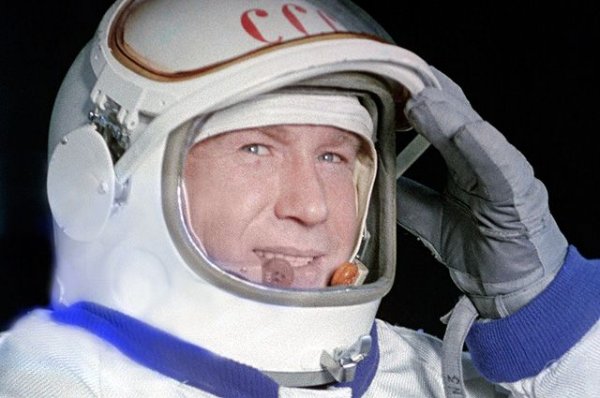 Человек и звездолет. Девять фактов из жизни космонавта Алексея Леонова - «Происшествия»