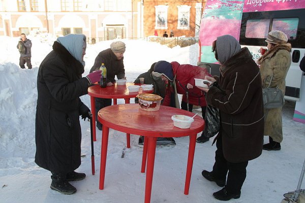 Чиновники закрыли на проверку петербургское кафе, где бесплатно кормили пенсионеров - «Экономика»