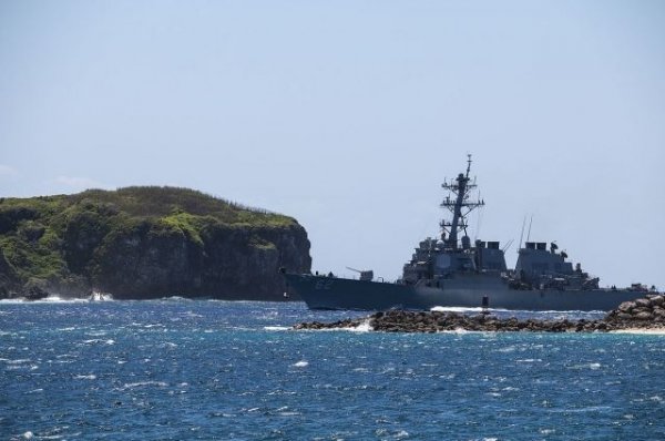 Эсминцы США прошли рядом со спорными островами в Южно-Китайском море - «Политика»