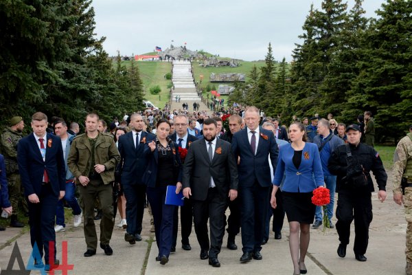Глава ДНР приехал на Саур-Могилу для участия в торжествах по случаю 74-летия Великой Победы