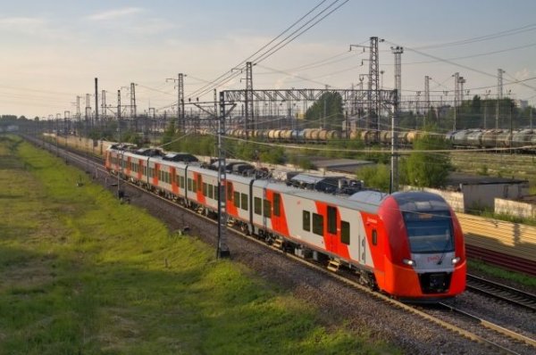 Грузовик столкнулся с пассажирским поездом в Карелии - «Политика»