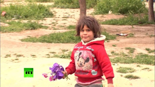 «Хочу, чтобы всё было как раньше»: сирийским детям приходится выживать на улицах - (видео)