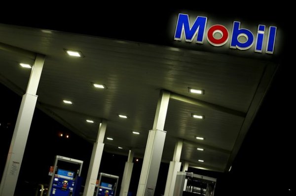 Компания Exxon Mobil эвакуирует своих сотрудников с юга Ирака - «Политика»