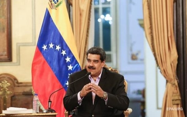 Мадуро занял выжидательную позицию - Bloomberg