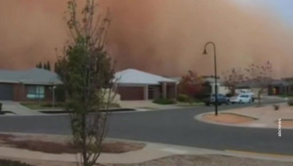На город Милдьюра в Австралии обрушилась сильнейшая за полвека песчаная буря - «Новости дня»