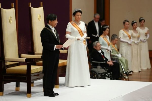 Новый император Японии обратился к подданным - «Политика»