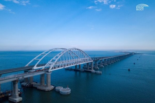 По Крымскому мосту за год проехало пять миллионов автомобилей - «Политика»