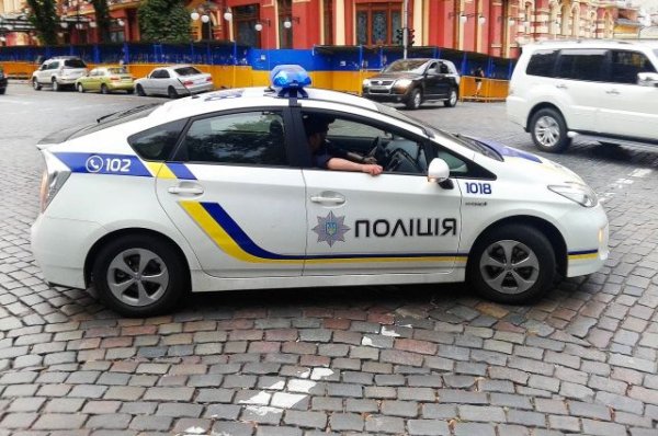 Полицейские в Одессе задержали девушку в футболке с советской символикой - «Происшествия»