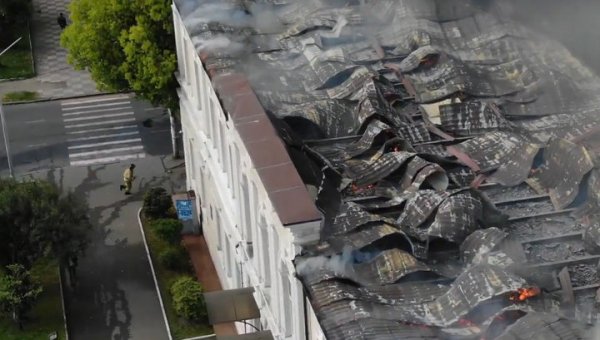 Пожар в сухумской школе потушен, но есть опасность обрушения перекрытий - «Новости дня»