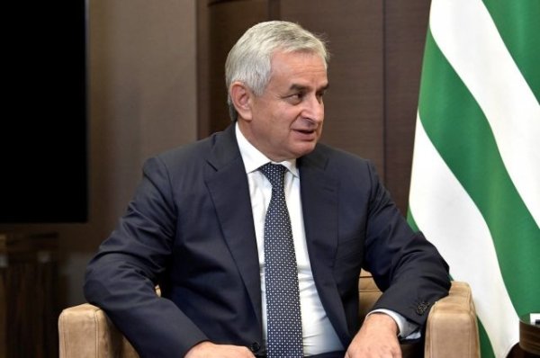Президент Абхазии готов к переговорам с оппозицией по переносу выборов - «Политика»