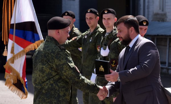 Пушилин вручил высшие воинские награды ДНР военнослужащим легендарного батальона «Спарта»