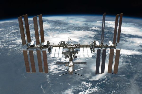 Россия задала НАСА вопросы по поводу запаха спирта на МКС - «Политика»