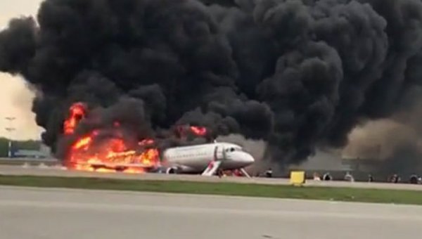 СК РФ подтвердил: при возгорании Superjet погибли 13 человек, в том числе двое детей - «Новости дня»