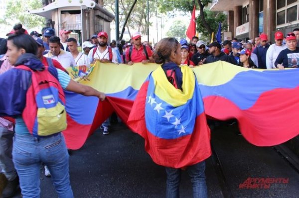 СМИ: в столице Венесуэлы начались столкновения военных с оппозицией - «Происшествия»