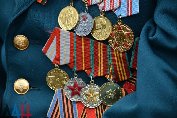 Сотни ветеранов ВОВ и войны с Японией получили в ДНР помощь ко Дню Победы – Минсоцполитики