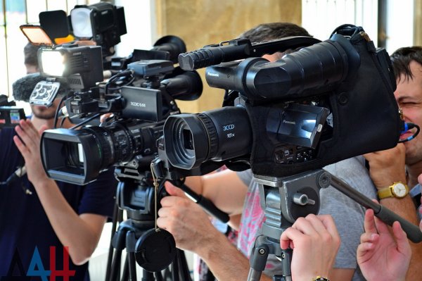 Тележурналисты из РФ проведут мастер-классы для участников школы видеосъемки и монтажа в ДНР