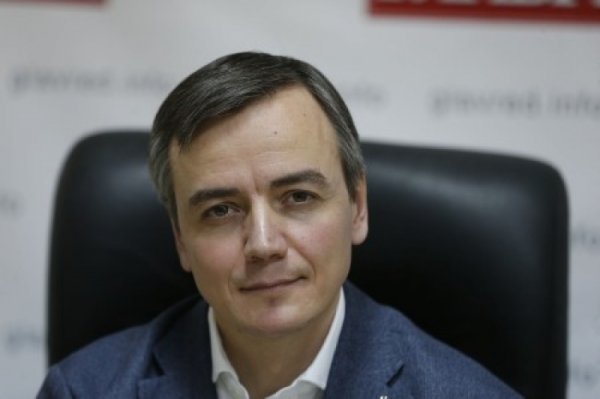 Украинский политолог требует объявить коллаборационистами всех желающих получить российский паспорт - «Военное обозрение»