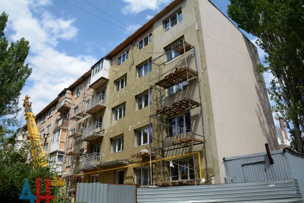 В ДНР за время конфликта восстановлено более 10 000 жилых домов, поврежденных в боях – Минстрой