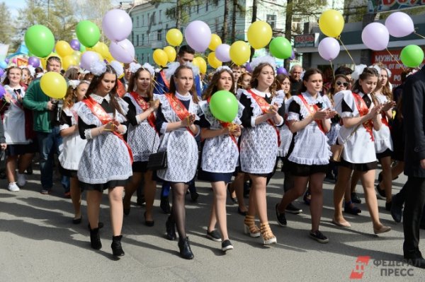 В Екатеринбурге 20 тысяч школьников услышат последний звонок
