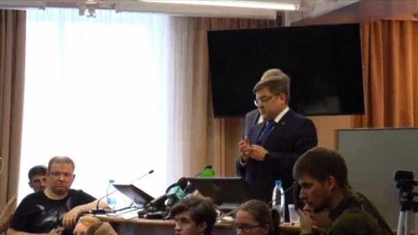 В Екатеринбурге депутаты настаивают на опросе вместо референдума