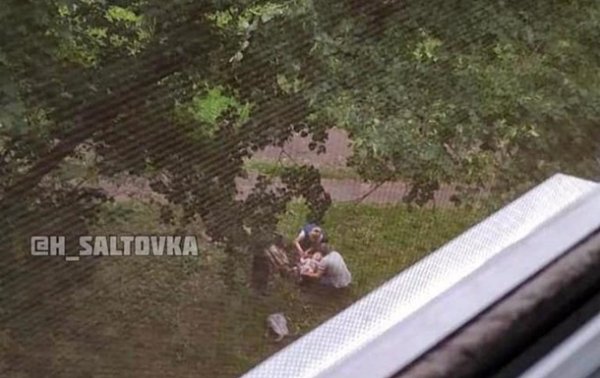 В Харькове ребенок выпал с балкона
