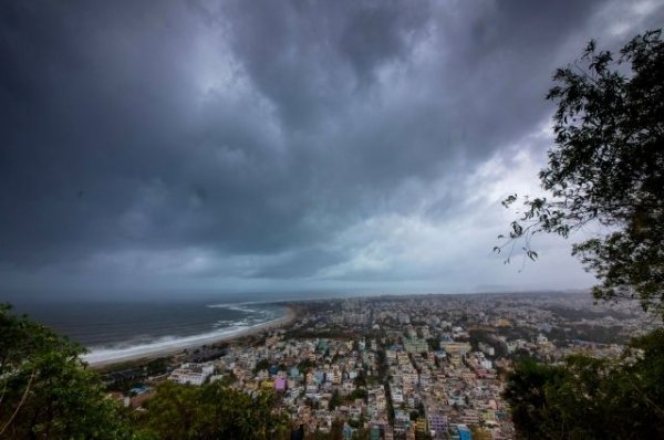 В Индии из-за надвигающегося циклона эвакуируют порядка 800 человек - «Происшествия»
